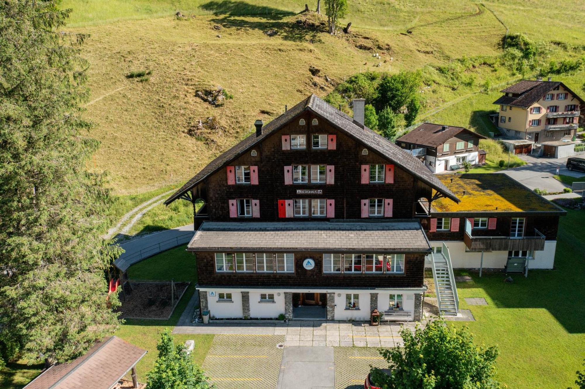 Engelberg Youth Hostel Exterior photo